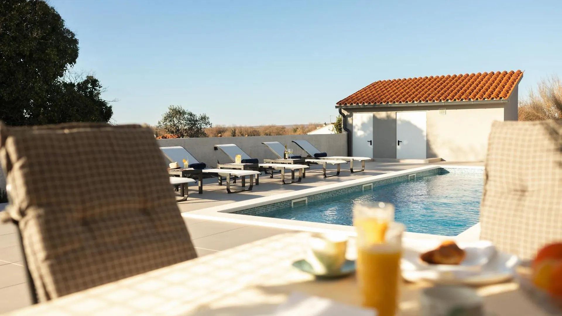 Villa Haba - House With Pool For Families & Couples Sisan