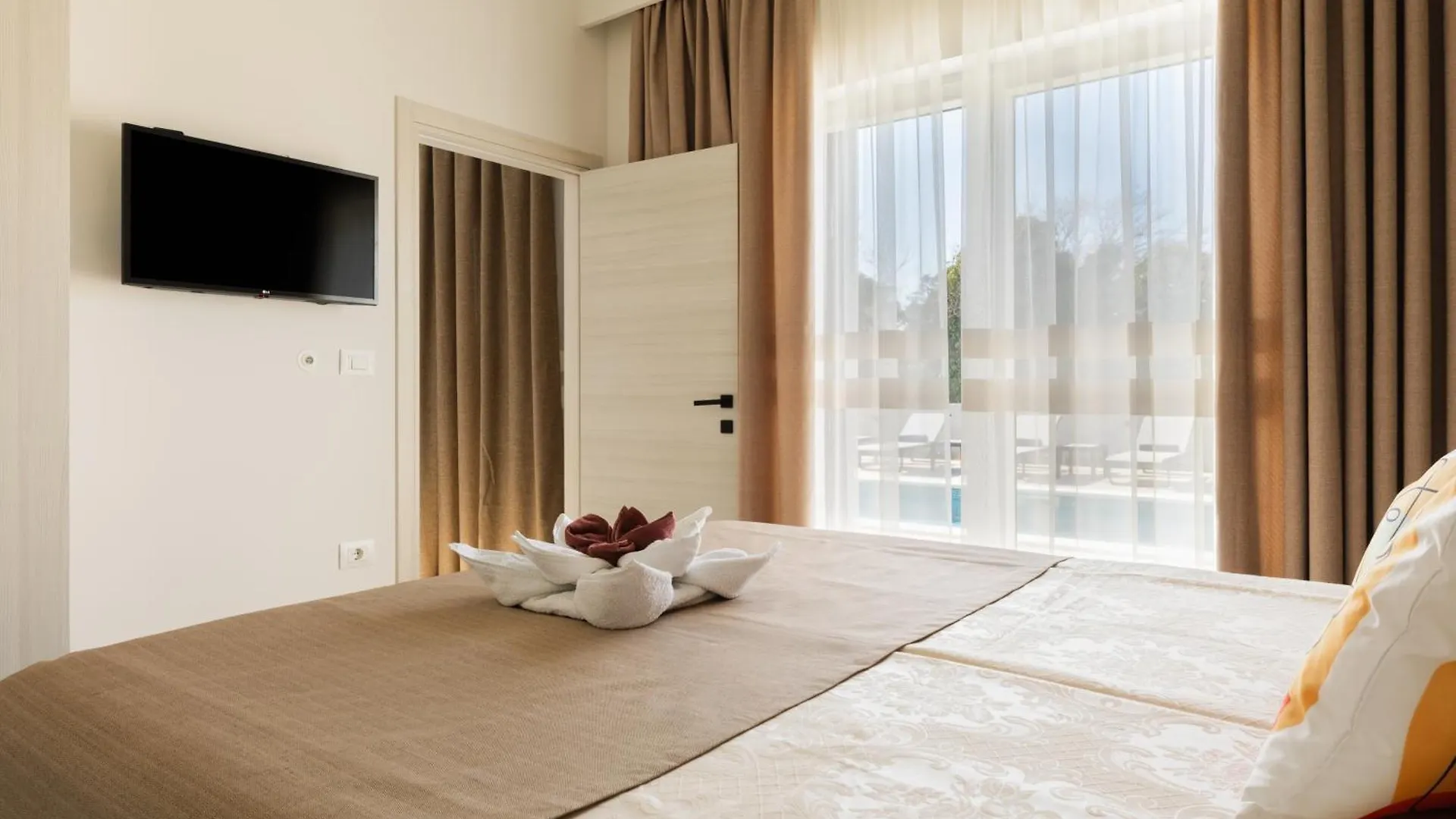 Villa Haba - House With Pool For Families & Couples Sisan 0*,