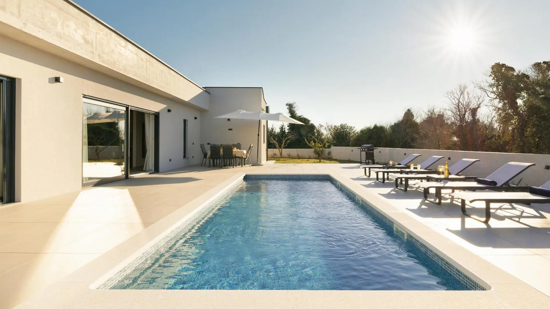 Villa Haba - House With Pool For Families & Couples Sisan Croatia